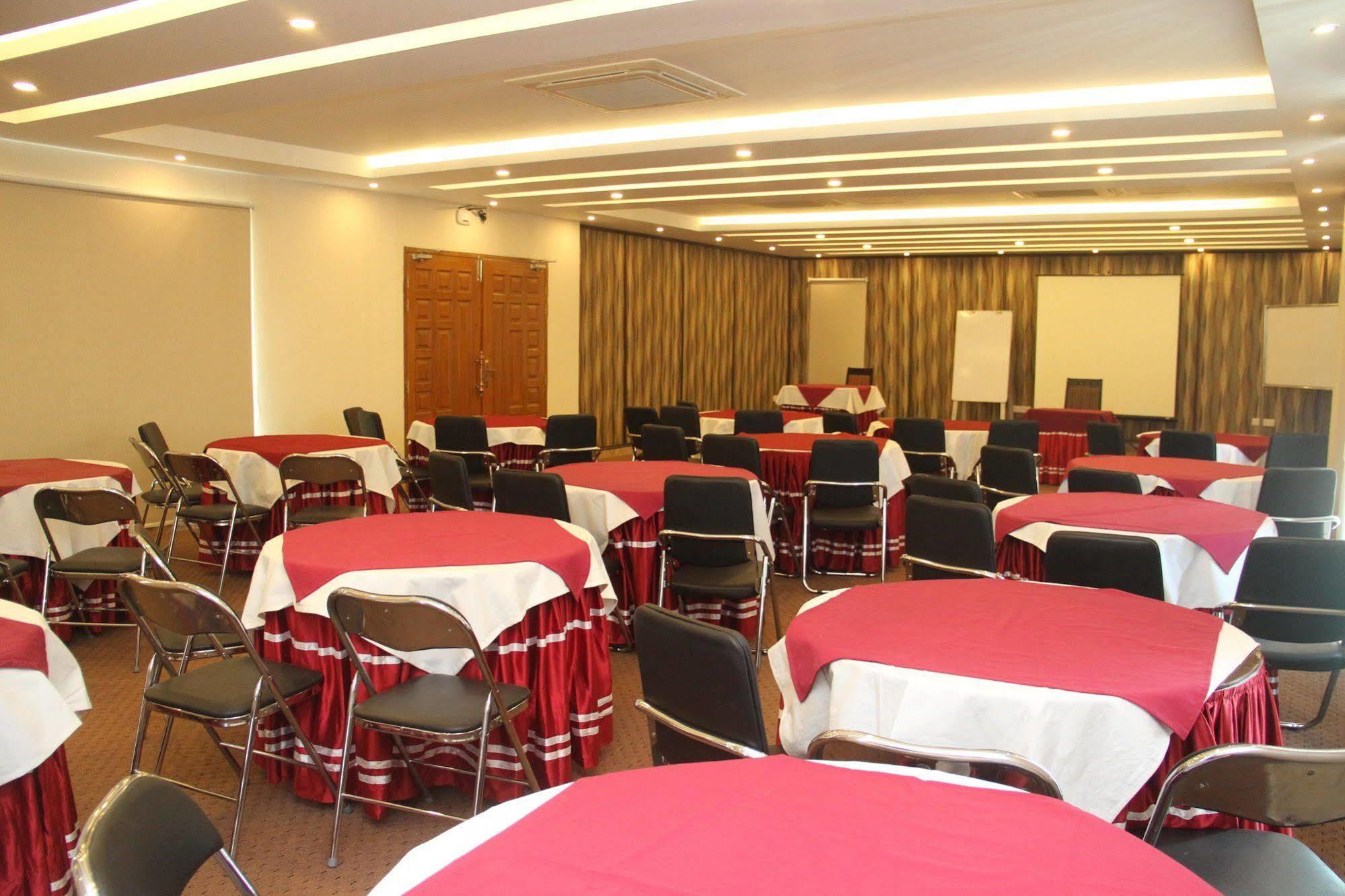 Century Park Residence Dhaka Esterno foto